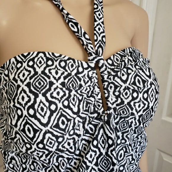 NEW! Printed Flyaway Halter Tankini Top (NWOT) -10 - Picture 7 of 9